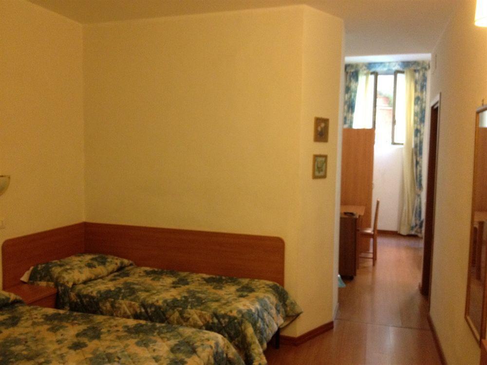 Hotel Tirreno Roma Camera foto