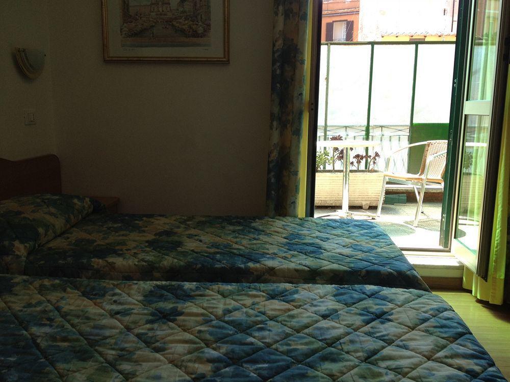 Hotel Tirreno Roma Camera foto