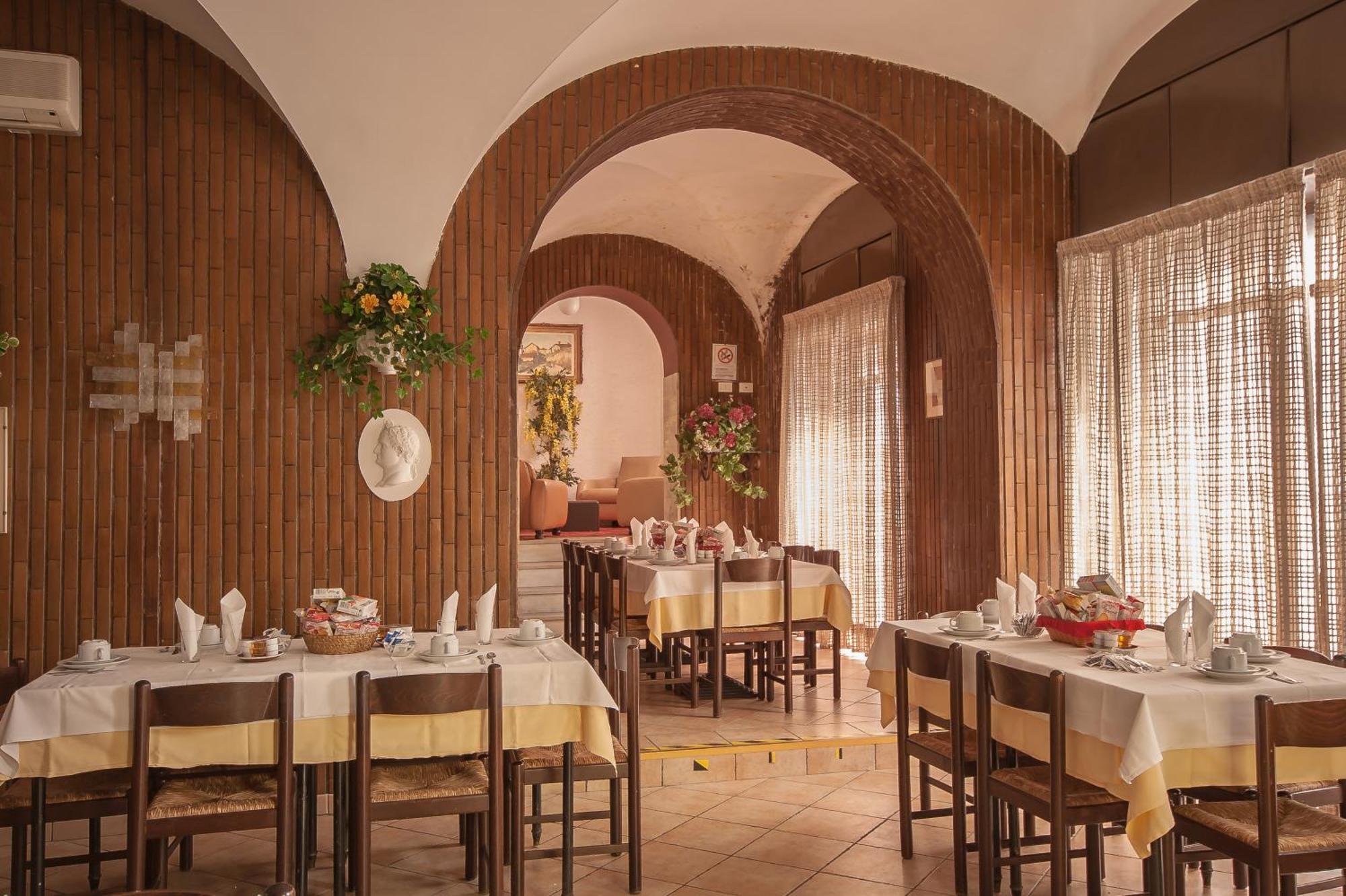 Hotel Tirreno Roma Ristorante foto